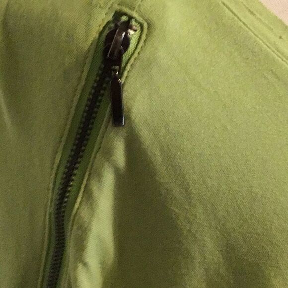 Chico’s Tee Shirt Lime Green Cold Shoulder Jersey Long Sleeve Zipper Size L - Picture 4 of 10